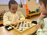 Сегодня состоялся отборочный (кустовой) этап соревнований по шашкам среди команд детских садов Калининского района. 